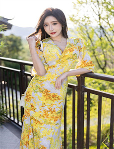 小手牵小狗